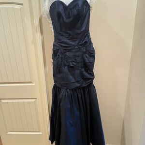 Oscar de la Renta Navy Strapless Gown